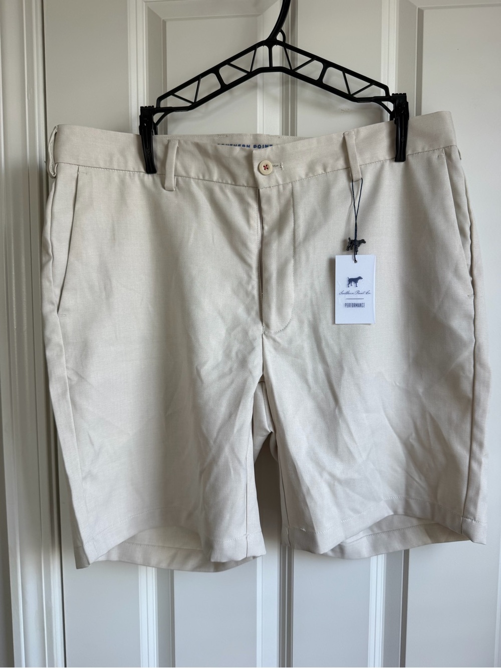 Men's Flat Front Chino Shorts in Cream - Classic Tailored Style
